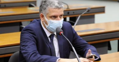 Dr. Frederico: acesso à cultura deve ser garantido aos idosos Fonte: Agência Câmara de Notícias