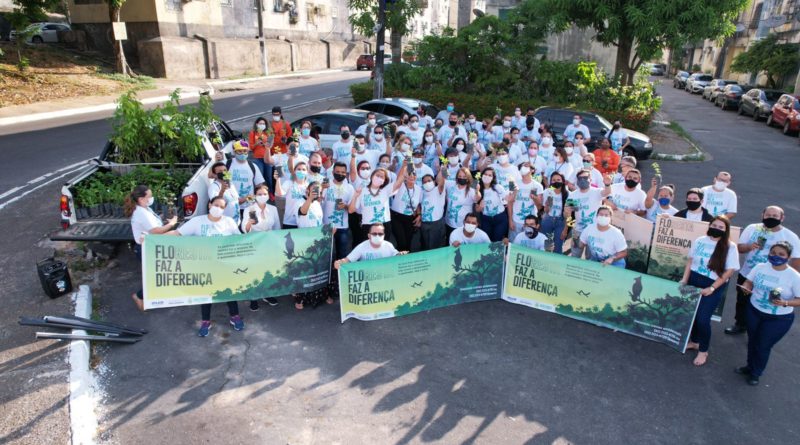 Sema realiza blitz ambiental com doação de mudas no Dia da Árvore