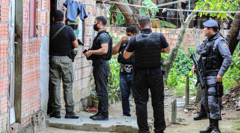 Cidade Mais Segura prende cinco pessoas e apreende armas de fogo com colombianos ligados ao tráfico