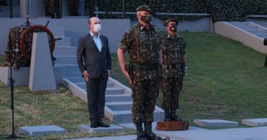 Secretário de Segurança Pública participa de solenidade de passagem de comando da 12ª Região Militar
