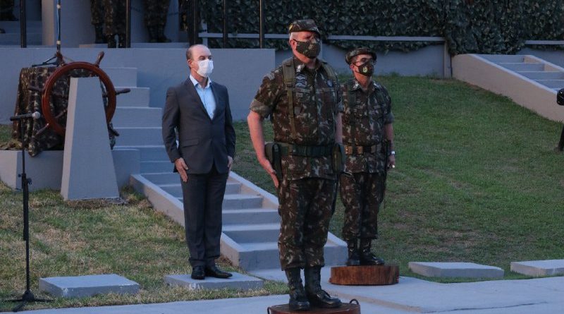 Secretário de Segurança Pública participa de solenidade de passagem de comando da 12ª Região Militar