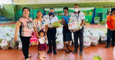 Em Santo Antônio do Içá, Governo do Estado entrega 17 toneladas de alimentos do Programa Alimenta Brasil