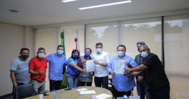 Wilson Lima assina Acordo de Cooperação com Governo Federal para viabilizar recadastramento de pescadores