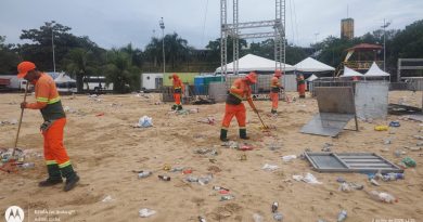 Gravação de DVD de Ju Marques deixa cerca de 10 toneladas de lixo na Praia da Ponta Negra Gravação de DVD de Ju Marques deixa cerca de 10 toneladas de lixo na Praia da Ponta Negra