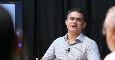 David Almeida retorna a Manaus e confirma retomada da agenda na próxima segunda-feira David Almeida retorna a Manaus e confirma retomada da agenda na próxima segunda-feira