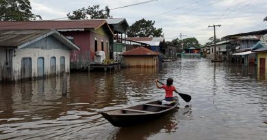 Cheia avança no Amazonas, pressiona cidades e expõe fragilidade estrutural