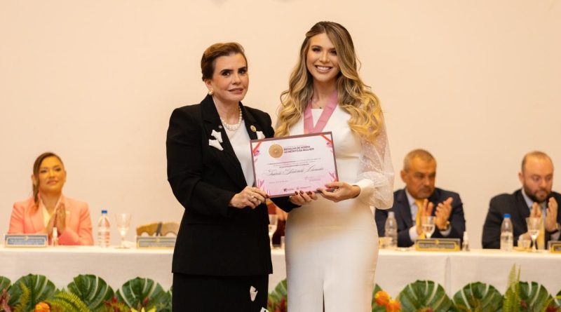 Izabelle Fontenelle recebe homenagem do TCE-AM e reforça protagonismo feminino no Amazonas