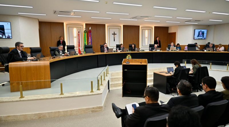 TCE-AM multa gestora e aponta falhas na transparência do Fundo de Educação de Humaitá