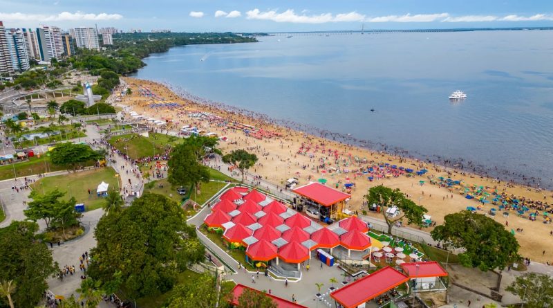 Novos espaços públicos redesenham a vida urbana de Manaus