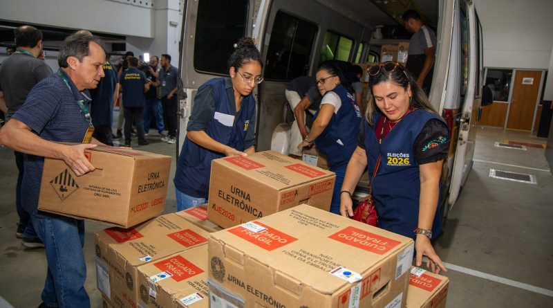 Tudo pronto para votar: urnas chegam aos locais de votação em Manaus