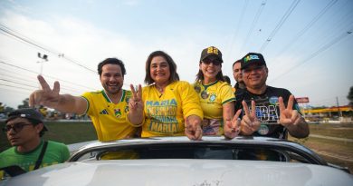 Carreata de Maria do Carmo reúne milhares em Manaus